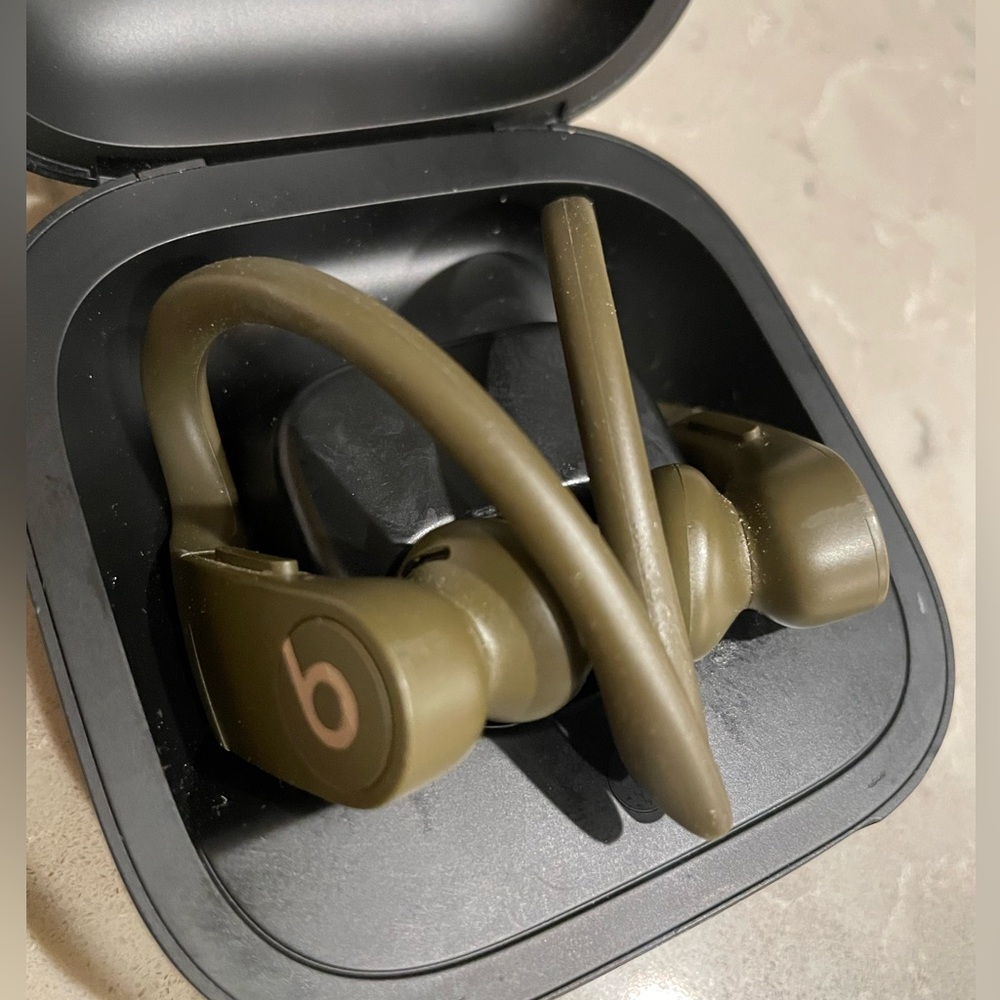 Powerbeats Pro Olive Green A2048
